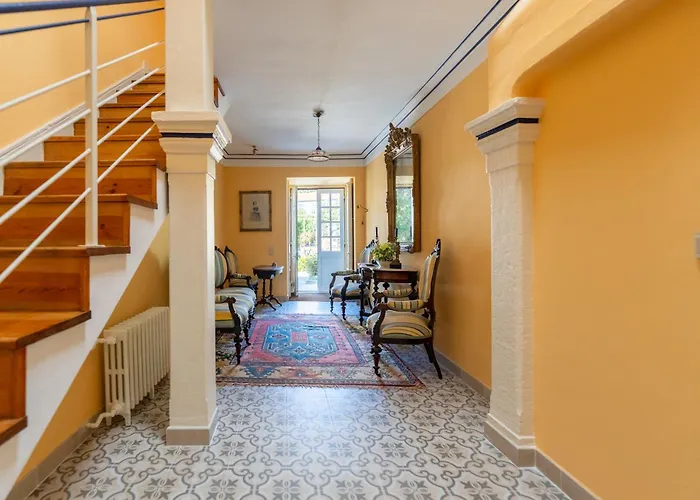 Casa D' Alem Фермерский дом Мезан-Фриу