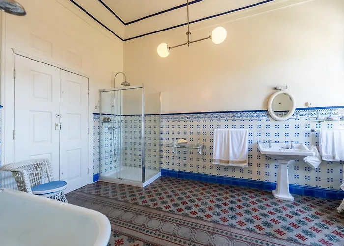 Casa D' Alem * Мезан-Фриу